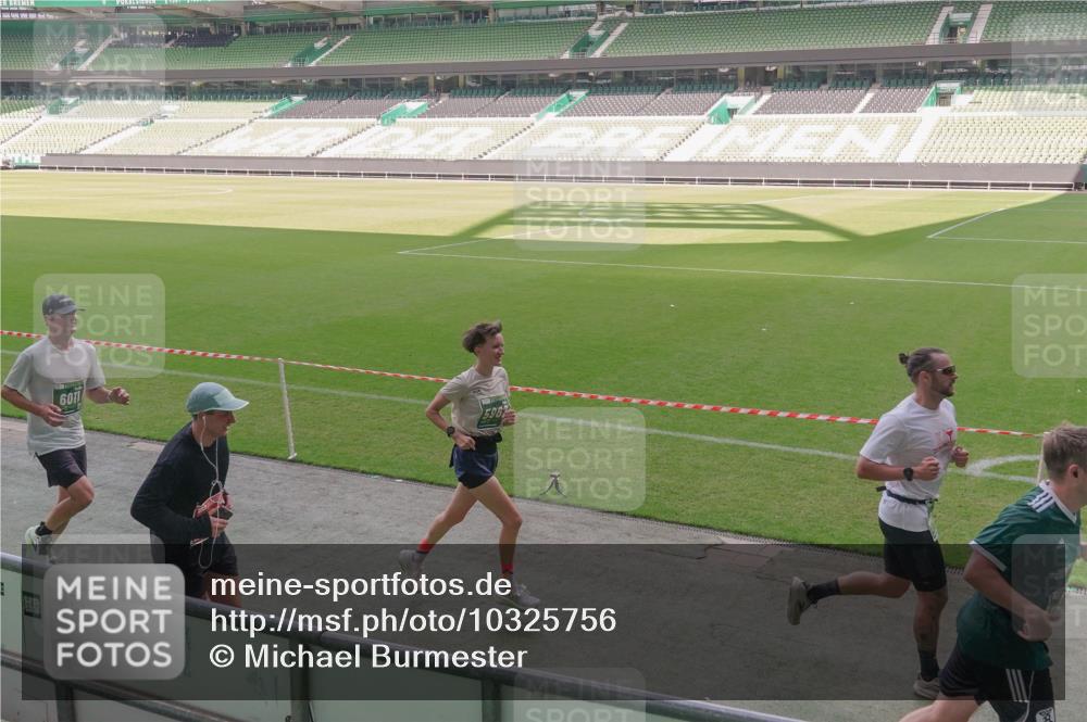 13.09.2026 - 21. swb-Marathon Bremen Michael Burmester http://msf.ph/oto/10325756 13.09.2026 12:55:13 Laufen im Stadion 161, 189, 201, 205, 385, 388, 411, 461, 465, 472, 481, 495, 655, 666, 816, 827, 854, 913, 1053, 1058, 1076, 1197, 1390, 1419, 1468, 1537, 1551, 1599, 1631, 1645, 1658, 1750, 2055, 2122, 2125, 2234, 2251, 2260, 2319, 2383, 2390, 2474, 2499, 2604, 2623, 2701, 2733, 2801, 2824, 2870, 2882, 2913, 2922, 2962, 2971, 3012, 3054, 3057, 3134, 3175, 3192, 3206, 3241, 3246, 3346, 3356, 3357, 3413, 3508, 3706, 3716, 3836, 4135, 4137, 4413, 4479, 4733, 5277, 5430, 5530, 5695, 5867, 6106 meine-sportfotos.de