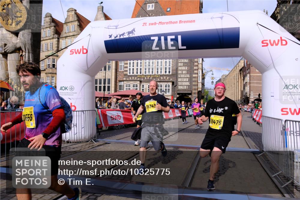 13.09.2026 - 21. swb-Marathon Bremen Tim E. http://msf.ph/oto/10325775 13.09.2026 11:01:01 Ziel 10263, 10272, 10275, 10306, 10367, 10368, 10857, 11055, 11162, 11180, 11247, 11343, 11475, 11556, 11687, 11708, 11797, 11804, 11819, 11838, 11959, 12006, 12397, 12430 meine-sportfotos.de
