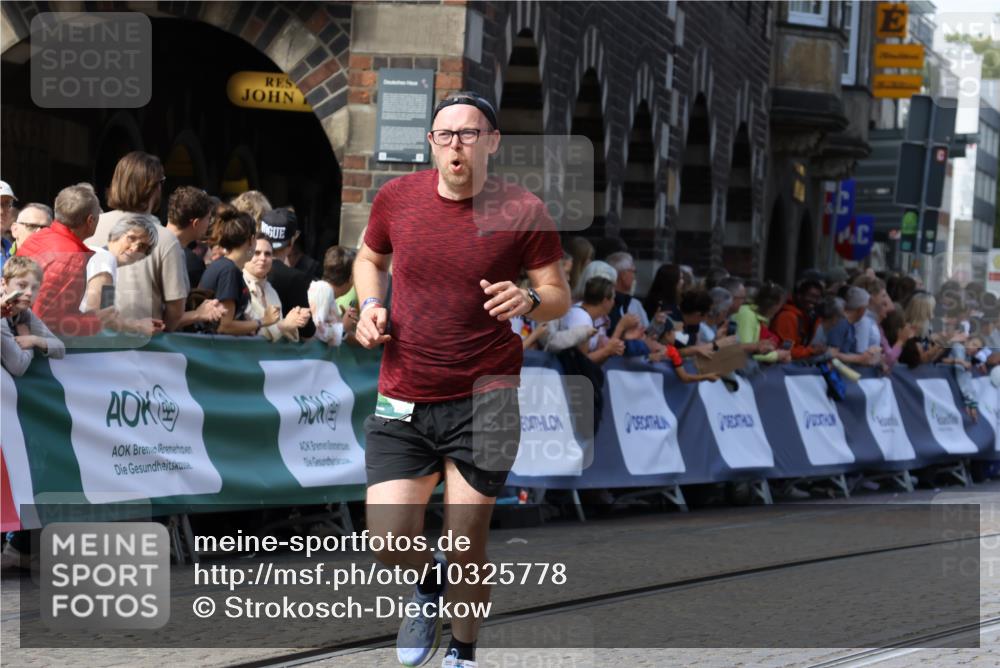 13.09.2026 - 21. swb-Marathon Bremen Strokosch-Dieckow http://msf.ph/oto/10325778 13.09.2026 13:11:32 Ziel 335, 697, 1349, 2087, 3440, 3448, 3484, 3647, 4429, 6274, 6471, 8183, 8474, 9291, 9410, 9618, 9762, 4651, 5585, 6059, 8996, 13055 meine-sportfotos.de