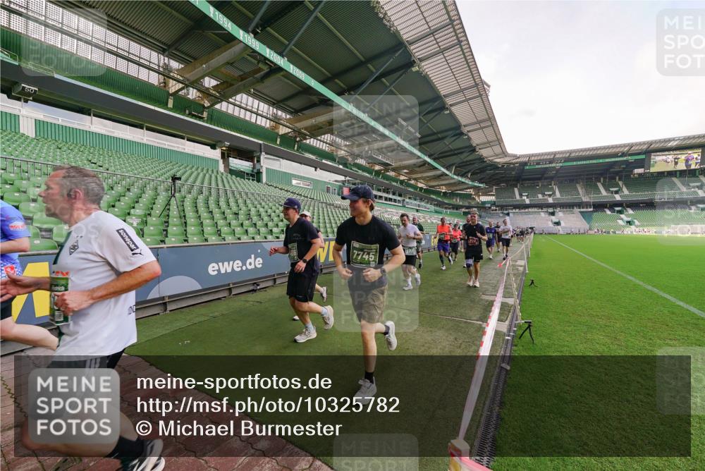 13.09.2026 - 21. swb-Marathon Bremen Michael Burmester http://msf.ph/oto/10325782 13.09.2026 13:29:29 Laufen im Stadion 171, 220, 405, 422, 476, 685, 729, 754, 767, 986, 1079, 1217, 1220, 1242, 1270, 1298, 1325, 1384, 1615, 1633, 1634, 1741, 1777, 1810, 1811, 1886, 1983, 2238, 2263, 2326, 2365, 2436, 2449, 2472, 2546, 2574, 2593, 2615, 2738, 2740, 2743, 2830, 2862, 2868, 2924, 2991, 3020, 3053, 3061, 3129, 3154, 3227, 3238, 3274, 3286, 3321, 3361, 3563, 3589, 3594, 3595, 3605, 3678, 3694, 3755, 3758, 3798, 3826, 3853, 3898, 3929, 3953, 3965, 3971, 3987, 4011, 4056, 4108, 4238 meine-sportfotos.de