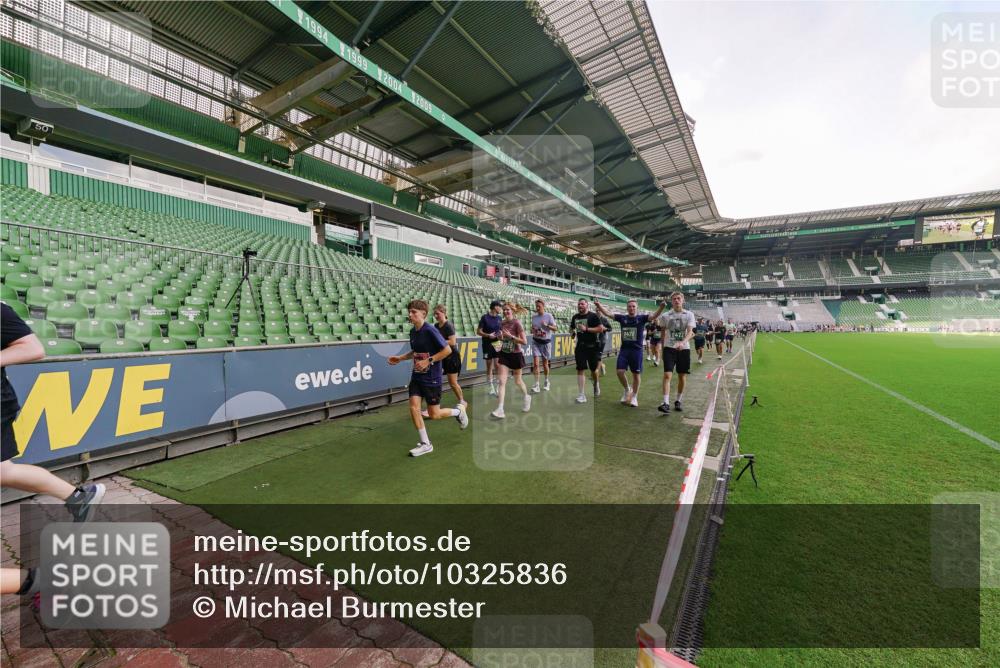 13.09.2026 - 21. swb-Marathon Bremen Michael Burmester http://msf.ph/oto/10325836 13.09.2026 13:29:35 Laufen im Stadion 171, 220, 297, 405, 422, 476, 685, 729, 754, 767, 986, 1079, 1217, 1242, 1270, 1298, 1325, 1384, 1615, 1633, 1634, 1741, 1777, 1810, 1811, 1886, 1983, 2238, 2249, 2263, 2326, 2365, 2436, 2449, 2472, 2546, 2574, 2593, 2615, 2738, 2740, 2743, 2830, 2862, 2868, 2924, 2991, 3020, 3053, 3061, 3129, 3154, 3227, 3238, 3274, 3286, 3321, 3361, 3563, 3589, 3594, 3595, 3605, 3678, 3694, 3755, 3758, 3798, 3826, 3853, 3898, 3929, 3953, 3965, 3971, 3987, 4011, 4056, 4108, 4238 meine-sportfotos.de