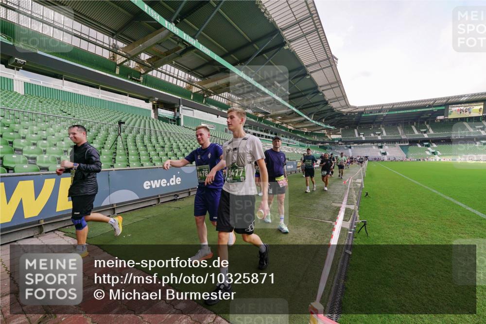 13.09.2026 - 21. swb-Marathon Bremen Michael Burmester http://msf.ph/oto/10325871 13.09.2026 13:29:39 Laufen im Stadion 171, 220, 297, 405, 422, 476, 685, 729, 754, 767, 986, 1079, 1217, 1242, 1270, 1298, 1325, 1384, 1615, 1633, 1634, 1741, 1777, 1810, 1811, 1886, 1983, 2238, 2249, 2263, 2326, 2365, 2436, 2449, 2472, 2546, 2574, 2593, 2615, 2738, 2740, 2743, 2830, 2862, 2868, 2869, 2871, 2924, 2991, 3020, 3053, 3061, 3129, 3154, 3227, 3238, 3274, 3286, 3321, 3361, 3563, 3589, 3594, 3595, 3605, 3678, 3694, 3755, 3758, 3798, 3826, 3853, 3898, 3929, 3953, 3965, 3971, 3987, 4011, 4056, 4108, 4238 meine-sportfotos.de