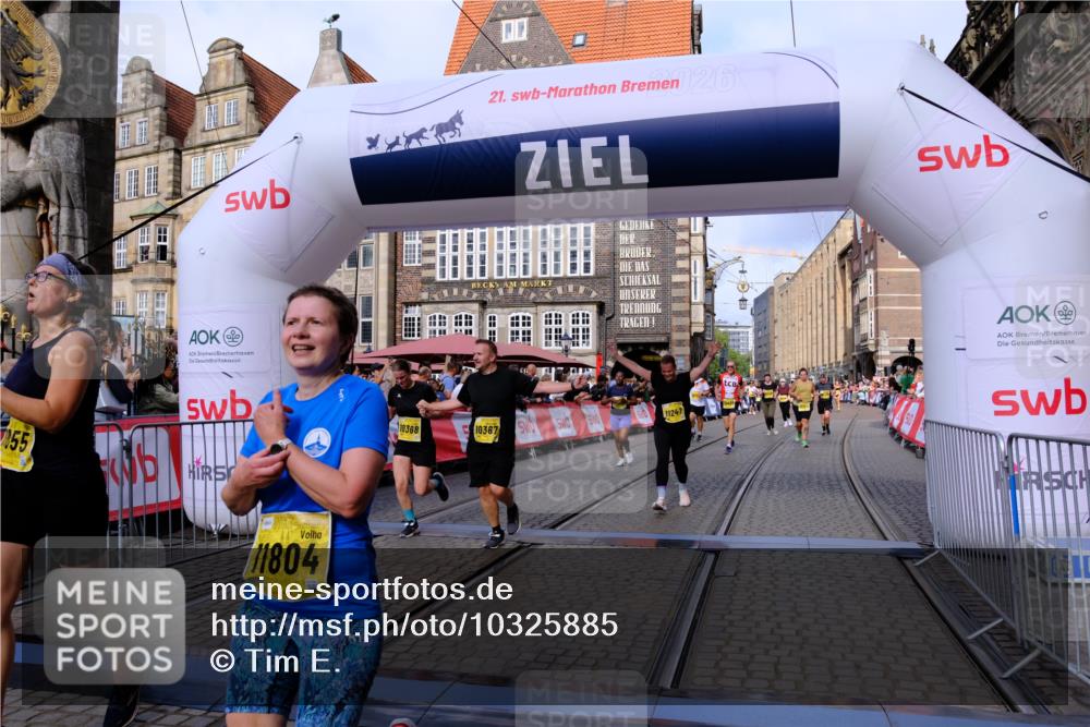 13.09.2026 - 21. swb-Marathon Bremen Tim E. http://msf.ph/oto/10325885 13.09.2026 11:01:08 Ziel 10093, 10263, 10306, 10367, 10368, 10753, 10857, 11055, 11162, 11247, 11343, 11359, 11475, 11540, 11556, 11728, 11797, 11804, 11819, 11959, 12006, 12116, 12397, 12428, 12430 meine-sportfotos.de