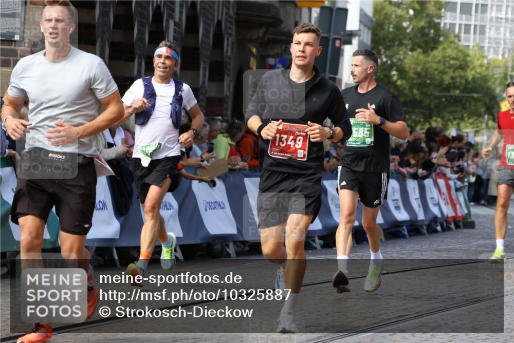 13.09.2026 - 21. swb-Marathon Bremen Strokosch-Dieckow http://msf.ph/oto/10325887 13.09.2026 13:11:39 Ziel 382, 1349, 2087, 3440, 3448, 3484, 3899, 4429, 6274, 8474, 9291, 9618, 9762, 826, 863, 4368, 4651, 5521, 5585, 5893, 6059, 6668, 8996, 9398, 13055 meine-sportfotos.de