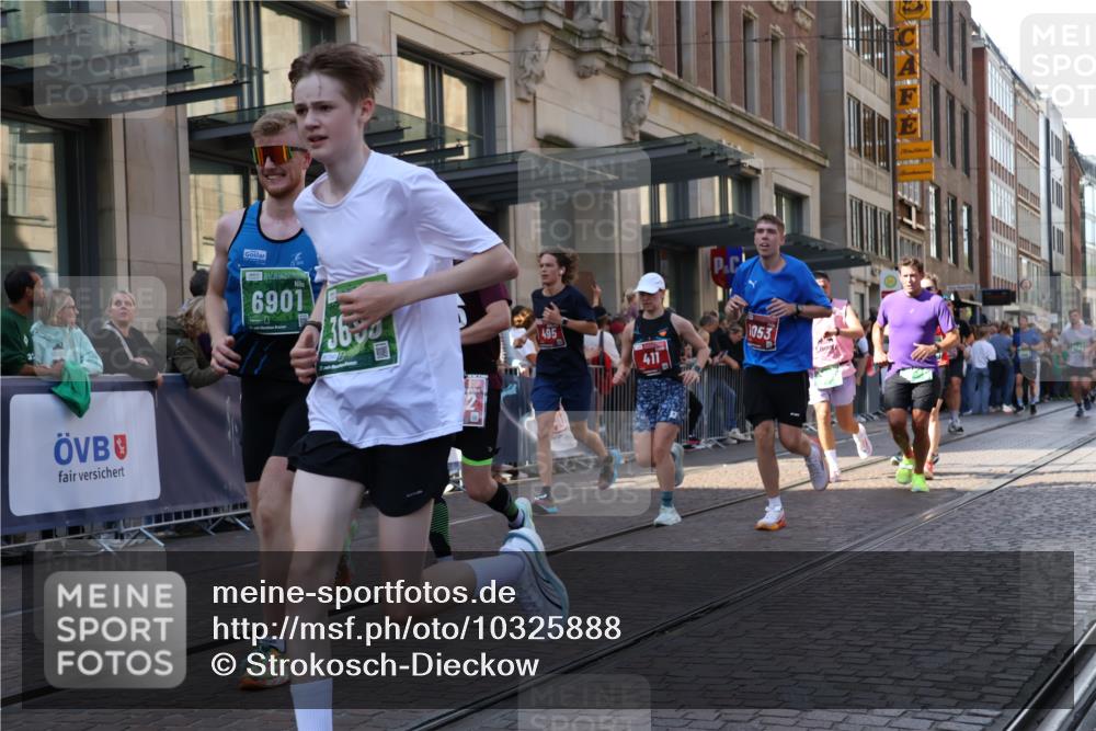 13.09.2026 - 21. swb-Marathon Bremen Strokosch-Dieckow http://msf.ph/oto/10325888 13.09.2026 13:20:03 Ziel 201, 232, 334, 655, 1058, 1197, 1537, 1646, 1750, 1931, 2122, 2493, 2577, 2885, 2903, 2953, 3685, 3690, 3813, 4351, 4358, 5137, 5450, 5493, 5583, 6495, 6496, 6901, 7018, 7341, 7664, 8178, 9047, 9518, 9721, 9756, 13222, 161, 205, 411, 431, 461, 495, 511, 1053, 1058, 1252, 1281, 1390, 1537, 1551, 1642, 1972, 2343, 2807, 2870, 2903, 2906, 3240, 3319, 3411, 3690, 3966, 4101, 4287, 4479, 4480, 5340, 5389, 5813, 5837, 6663, 7404, 7488, 7531, 7655, 8263, 9082, 9359, 9984, 13192 meine-sportfotos.de