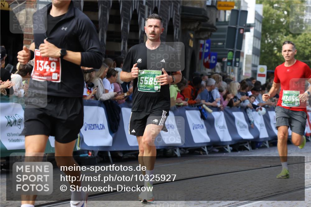13.09.2026 - 21. swb-Marathon Bremen Strokosch-Dieckow http://msf.ph/oto/10325927 13.09.2026 13:11:41 Ziel 382, 1349, 2087, 3440, 3448, 3899, 6274, 7109, 8474, 9291, 9618, 9762, 826, 863, 4368, 4651, 5521, 5585, 5893, 6668, 8996, 9398, 13055 meine-sportfotos.de