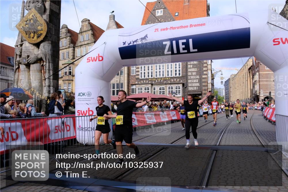 13.09.2026 - 21. swb-Marathon Bremen Tim E. http://msf.ph/oto/10325937 13.09.2026 11:01:09 Ziel 10093, 10263, 10367, 10368, 10428, 10753, 10857, 11055, 11247, 11343, 11359, 11475, 11540, 11556, 11728, 11797, 11804, 11819, 11959, 12006, 12116, 12397, 12428 meine-sportfotos.de