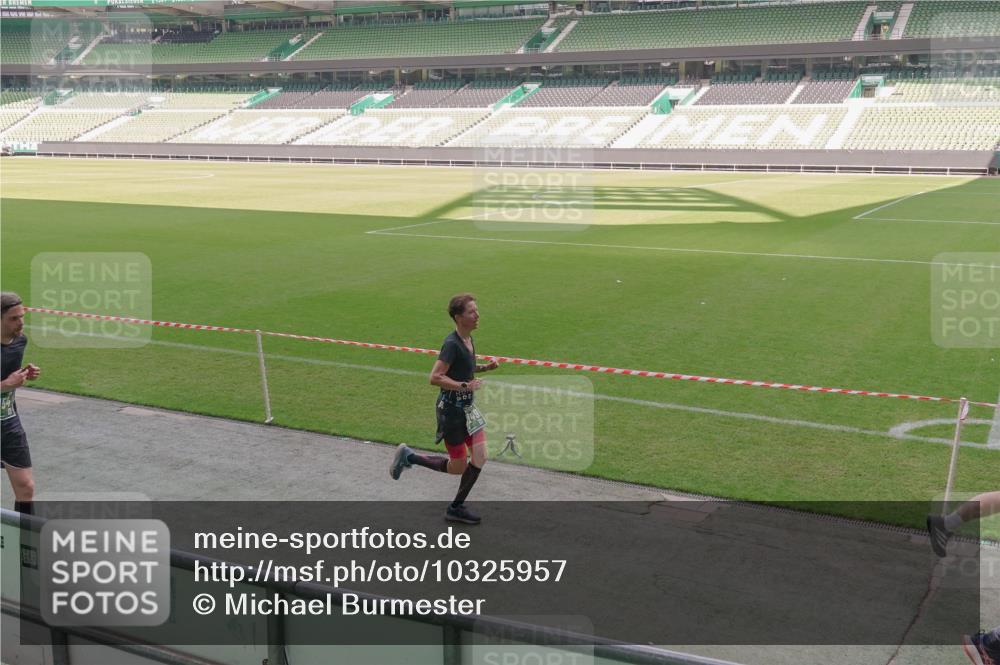 13.09.2026 - 21. swb-Marathon Bremen Michael Burmester http://msf.ph/oto/10325957 13.09.2026 12:55:24 Laufen im Stadion 161, 189, 201, 205, 307, 385, 388, 411, 461, 465, 481, 495, 655, 666, 827, 854, 913, 926, 1053, 1058, 1197, 1390, 1537, 1599, 1631, 1645, 1658, 1750, 2122, 2125, 2234, 2251, 2260, 2319, 2383, 2390, 2474, 2499, 2604, 2701, 2733, 2801, 2824, 2870, 2882, 2913, 2922, 2962, 2971, 3012, 3054, 3057, 3119, 3134, 3175, 3192, 3206, 3241, 3246, 3290, 3346, 3356, 3357, 3411, 3508, 3706, 3716, 3836, 4135, 4137, 4171, 4413, 4479, 4733, 5277, 5430, 5530, 5695, 5867, 6106 meine-sportfotos.de
