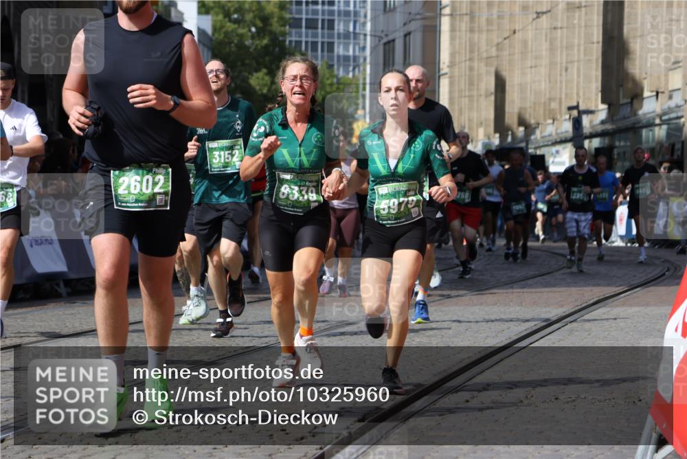 13.09.2026 - 21. swb-Marathon Bremen Strokosch-Dieckow http://msf.ph/oto/10325960 13.09.2026 13:31:21 Ziel 244, 1189, 1398, 1479, 2513, 2802, 2902, 3360, 3800, 4251, 4647, 5600, 5846, 6307, 6419, 6732, 7198, 7359, 7637, 7760, 7798, 7882, 8382, 8543, 8616, 9274, 9290, 9507, 9767, 9937, 9958, 9962, 9969, 9976, 9977, 13152, 13215, 922, 1600, 1627, 2602, 2707, 3152, 3343, 3392, 3579, 3859, 4258, 4273, 4692, 4889, 5375, 5504, 5979, 6039, 6147, 6581, 6968, 6971, 7001, 7032, 8042, 8205, 8239, 8339, 8364, 8495, 8522, 9155, 9293, 9903 meine-sportfotos.de