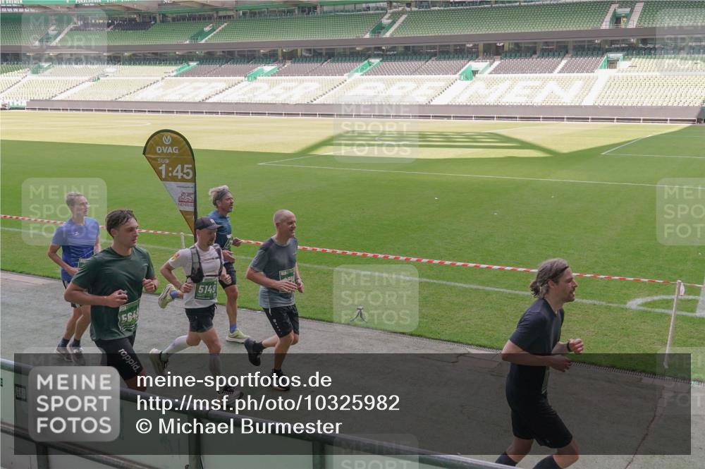 13.09.2026 - 21. swb-Marathon Bremen Michael Burmester http://msf.ph/oto/10325982 13.09.2026 12:55:26 Laufen im Stadion 161, 189, 201, 205, 307, 385, 388, 411, 461, 465, 481, 495, 655, 666, 827, 854, 913, 926, 1053, 1058, 1197, 1390, 1537, 1599, 1631, 1645, 1658, 1750, 2122, 2125, 2234, 2251, 2260, 2319, 2383, 2390, 2474, 2535, 2604, 2701, 2733, 2801, 2824, 2870, 2882, 2913, 2922, 2962, 3012, 3054, 3057, 3119, 3134, 3175, 3192, 3206, 3241, 3246, 3290, 3346, 3356, 3357, 3411, 3508, 3706, 3716, 3836, 4135, 4137, 4171, 4413, 4479, 4733, 5277, 5430, 5530, 5695, 5867, 6106 meine-sportfotos.de