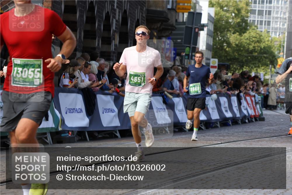 13.09.2026 - 21. swb-Marathon Bremen Strokosch-Dieckow http://msf.ph/oto/10326002 13.09.2026 13:11:44 Ziel 382, 1349, 2087, 3899, 6274, 7109, 8474, 8982, 9291, 9618, 826, 863, 2444, 4368, 4651, 4698, 5521, 5893, 6668, 8996, 9398 meine-sportfotos.de