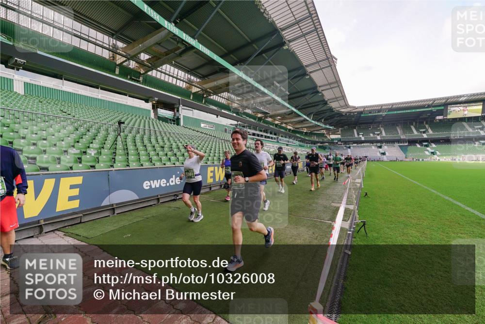 13.09.2026 - 21. swb-Marathon Bremen Michael Burmester http://msf.ph/oto/10326008 13.09.2026 13:29:52 Laufen im Stadion 171, 220, 297, 405, 422, 476, 685, 729, 754, 767, 986, 1079, 1217, 1242, 1270, 1298, 1325, 1384, 1615, 1633, 1634, 1741, 1777, 1810, 1811, 1886, 1983, 2238, 2242, 2249, 2263, 2326, 2365, 2436, 2449, 2472, 2546, 2593, 2615, 2738, 2740, 2743, 2830, 2862, 2868, 2869, 2871, 2918, 2924, 2991, 2994, 3020, 3053, 3129, 3154, 3227, 3238, 3274, 3286, 3321, 3361, 3563, 3594, 3595, 3605, 3678, 3694, 3755, 3758, 3798, 3853, 3876, 3898, 3929, 3953, 3965, 3971, 3987, 4011, 4056 meine-sportfotos.de