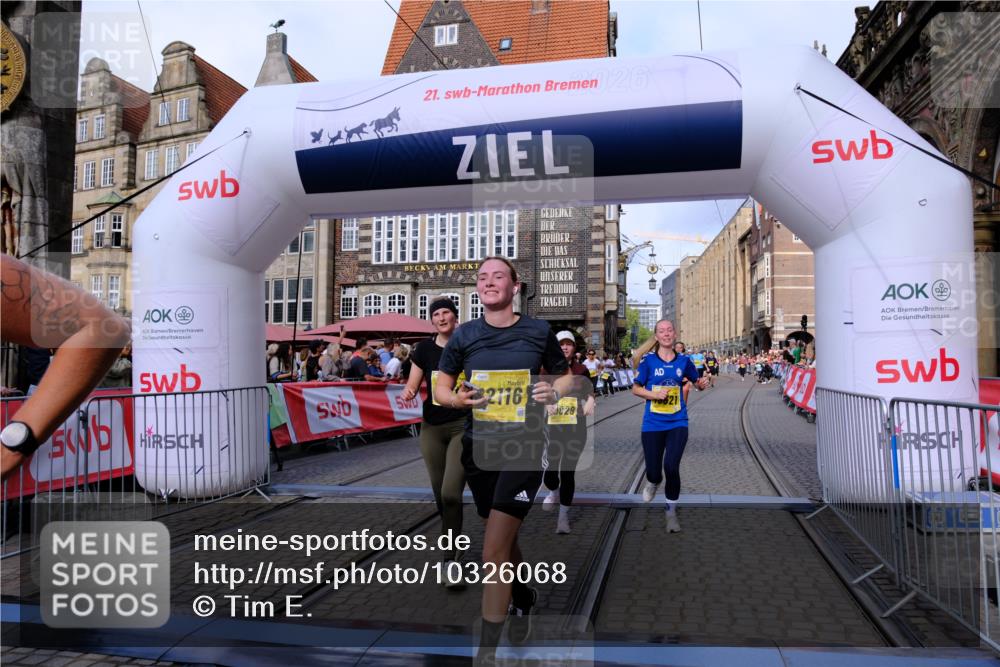 13.09.2026 - 21. swb-Marathon Bremen Tim E. http://msf.ph/oto/10326068 13.09.2026 11:01:15 Ziel 10093, 10367, 10368, 10428, 10639, 10753, 10857, 11049, 11055, 11116, 11247, 11359, 11540, 11728, 11804, 11819, 11850, 12006, 12085, 12116, 12397, 12428 meine-sportfotos.de