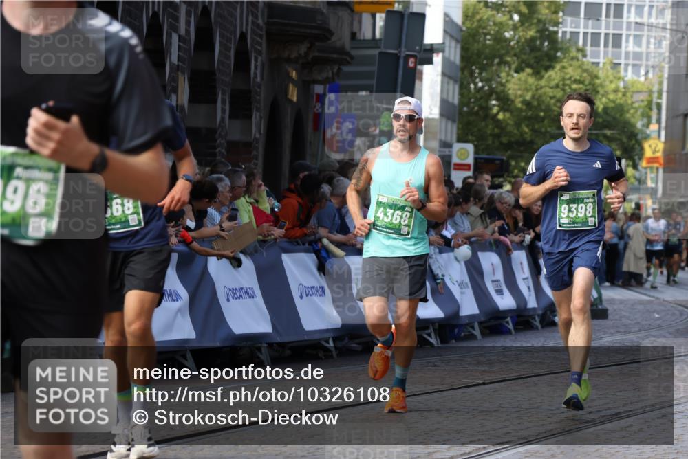 13.09.2026 - 21. swb-Marathon Bremen Strokosch-Dieckow http://msf.ph/oto/10326108 13.09.2026 13:11:47 Ziel 382, 3899, 6274, 7109, 8982, 9291, 493, 826, 863, 2444, 3336, 4368, 4698, 5521, 5893, 6668, 9398 meine-sportfotos.de