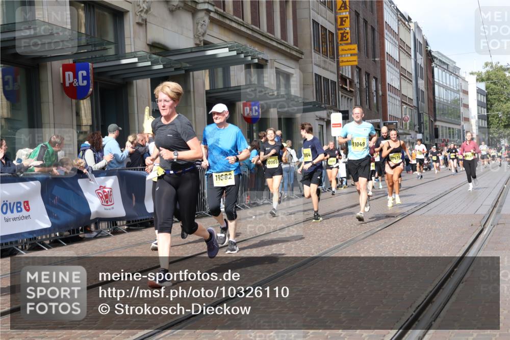 13.09.2026 - 21. swb-Marathon Bremen Strokosch-Dieckow http://msf.ph/oto/10326110 13.09.2026 11:00:59 Ziel 10560, 10639, 10647, 10648, 10678, 10892, 10964, 10965, 11049, 11116, 11260, 11306, 11428, 11459, 11467, 11681, 11682, 11751, 11788, 11796, 11813, 11816, 11850, 11969, 11970, 12047, 12062, 12241, 12245, 12283, 12390, 12391, 10093, 10263, 10306, 10367, 10368, 10428, 10639, 10753, 10857, 11055, 11162, 11247, 11343, 11359, 11475, 11540, 11556, 11728, 11797, 11804, 11819, 11959, 12006, 12085, 12116, 12397, 12428, 12430 meine-sportfotos.de