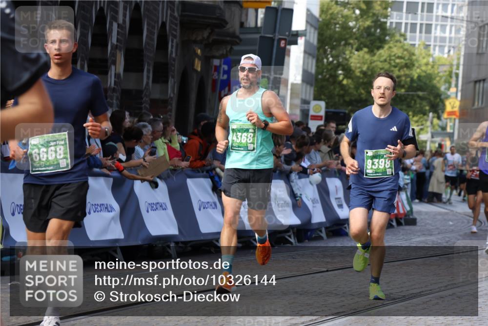 13.09.2026 - 21. swb-Marathon Bremen Strokosch-Dieckow http://msf.ph/oto/10326144 13.09.2026 13:11:47 Ziel 382, 3899, 6274, 7109, 8982, 9291, 493, 826, 863, 2444, 3336, 4368, 4698, 5521, 5893, 6668, 9398 meine-sportfotos.de