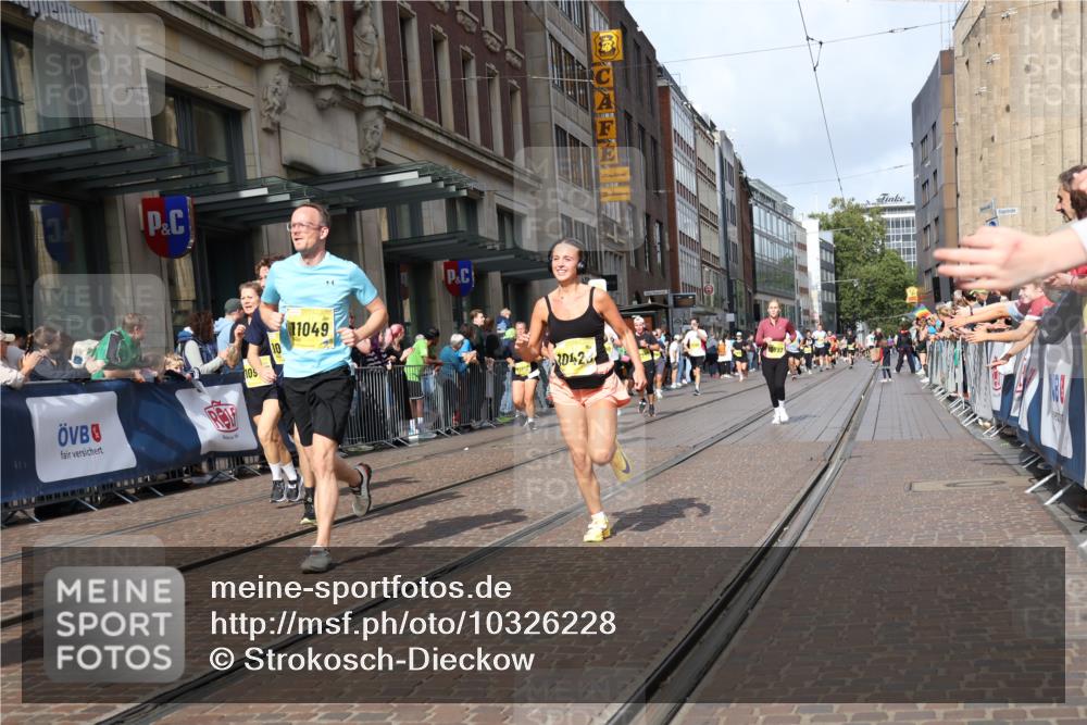 13.09.2026 - 21. swb-Marathon Bremen Strokosch-Dieckow http://msf.ph/oto/10326228 13.09.2026 11:01:01 Ziel 10181, 10560, 10647, 10648, 10678, 10892, 10964, 10965, 11049, 11116, 11260, 11306, 11428, 11459, 11467, 11550, 11551, 11666, 11681, 11682, 11751, 11788, 11796, 11798, 11813, 11816, 11969, 11970, 12047, 12062, 12241, 12245, 12283, 12390, 12391, 10093, 10263, 10367, 10368, 10428, 10639, 10753, 10857, 11055, 11247, 11343, 11359, 11475, 11540, 11556, 11728, 11797, 11804, 11819, 11850, 11959, 12006, 12085, 12116, 12397, 12428 meine-sportfotos.de