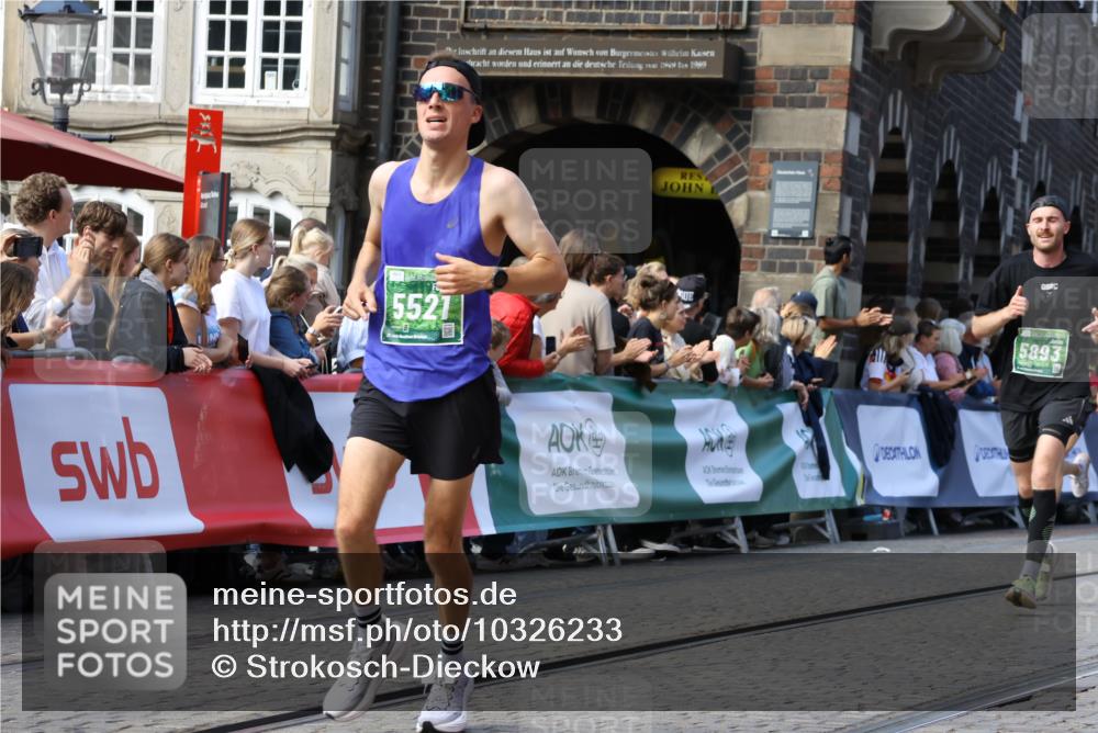 13.09.2026 - 21. swb-Marathon Bremen Strokosch-Dieckow http://msf.ph/oto/10326233 13.09.2026 13:11:53 Ziel 382, 3899, 6059, 7109, 8982, 493, 863, 2444, 2447, 2820, 3336, 3703, 4283, 4698, 5893, 6739, 7621 meine-sportfotos.de