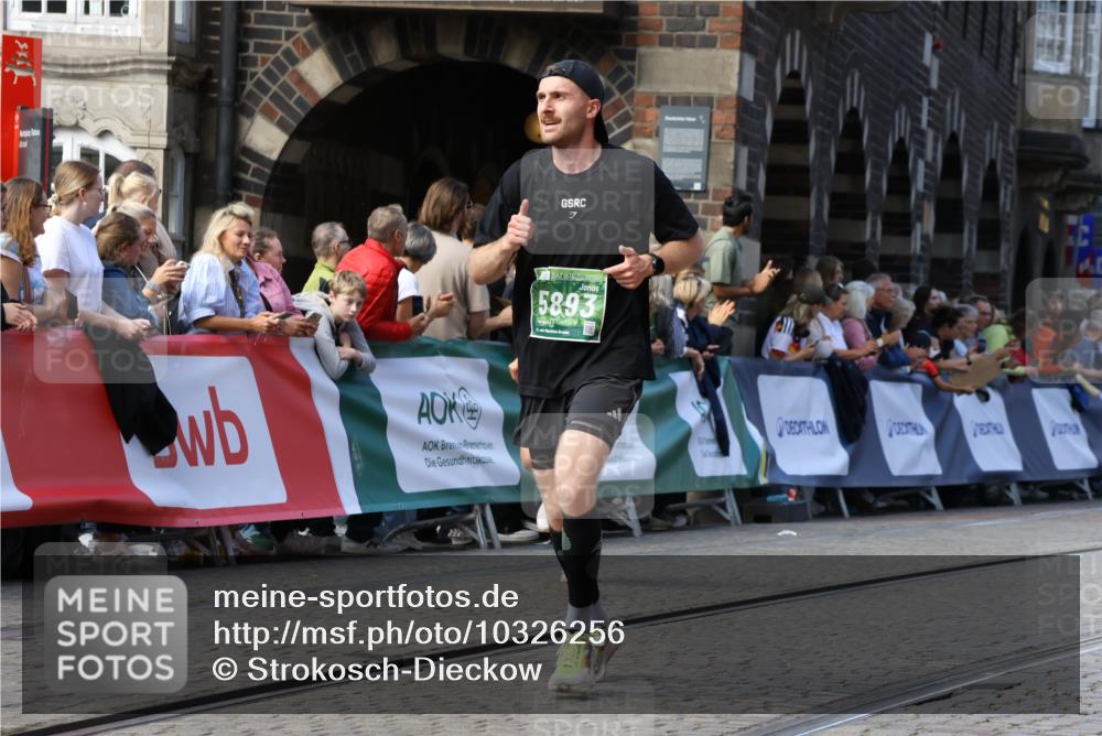 13.09.2026 - 21. swb-Marathon Bremen Strokosch-Dieckow http://msf.ph/oto/10326256 13.09.2026 13:11:54 Ziel 382, 3899, 5585, 6059, 7109, 8982, 493, 2444, 2447, 2820, 3336, 3703, 4283, 4698, 5940, 6739, 7621 meine-sportfotos.de