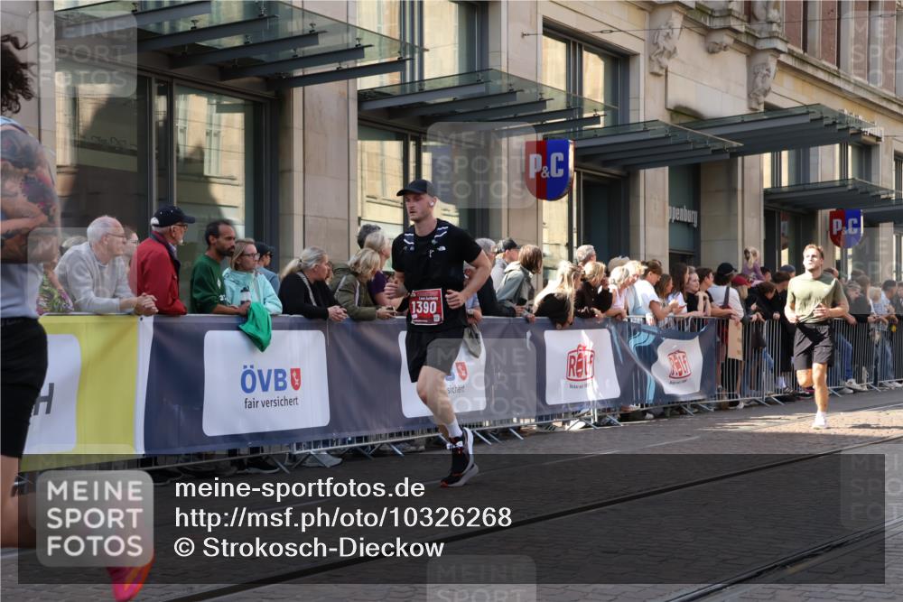 13.09.2026 - 21. swb-Marathon Bremen Strokosch-Dieckow http://msf.ph/oto/10326268 13.09.2026 13:20:13 Ziel 201, 232, 334, 541, 876, 1197, 1528, 1646, 2493, 2577, 2953, 3813, 4174, 4351, 4357, 4358, 5137, 5450, 5493, 5855, 6495, 6496, 6901, 7018, 7411, 8178, 9047, 9162, 9721, 9949, 13222, 205, 411, 431, 495, 511, 655, 1053, 1058, 1252, 1390, 1537, 1551, 1750, 1931, 1972, 2122, 2343, 2807, 2885, 2903, 3240, 3411, 3685, 3690, 4287, 5340, 5389, 5583, 5813, 5837, 6663, 7018, 7341, 7404, 7488, 7531, 7664, 9518, 9756, 13192 meine-sportfotos.de