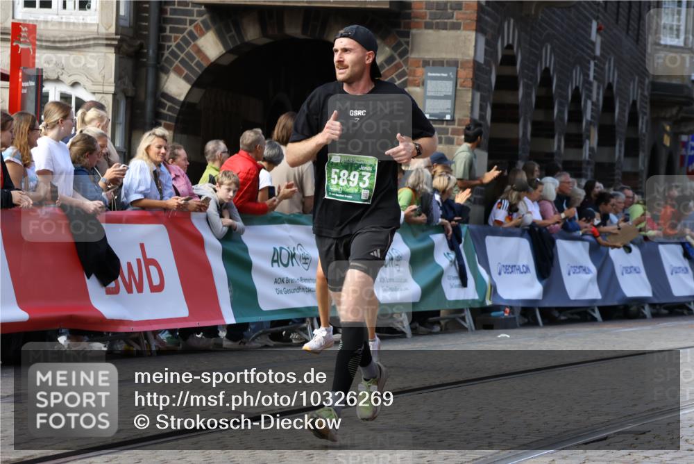 13.09.2026 - 21. swb-Marathon Bremen Strokosch-Dieckow http://msf.ph/oto/10326269 13.09.2026 13:11:54 Ziel 382, 3899, 5585, 6059, 7109, 8982, 493, 2444, 2447, 2820, 3336, 3703, 4283, 4698, 5940, 6739, 7621 meine-sportfotos.de