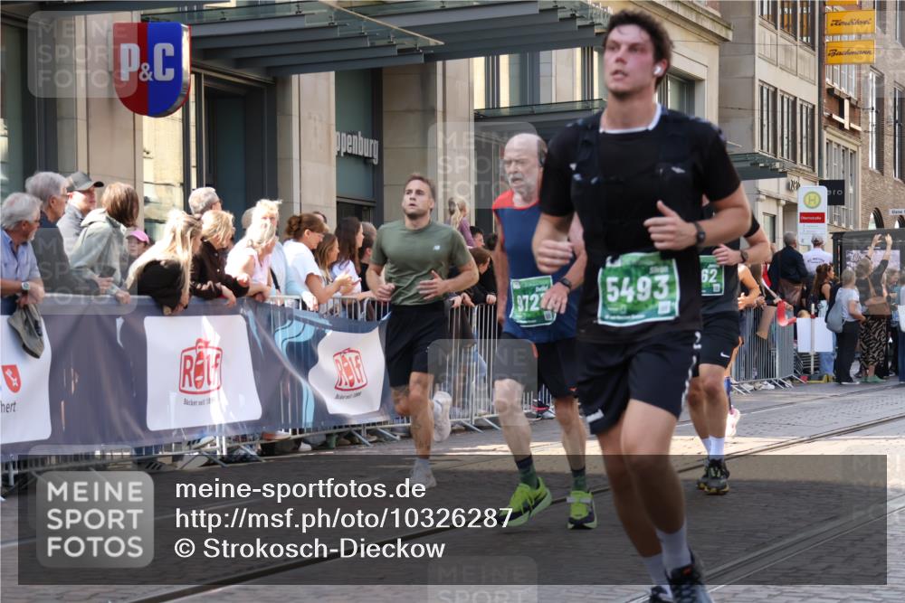 13.09.2026 - 21. swb-Marathon Bremen Strokosch-Dieckow http://msf.ph/oto/10326287 13.09.2026 13:20:14 Ziel 201, 232, 334, 541, 876, 1197, 1528, 1646, 2493, 2577, 2953, 3813, 4174, 4351, 4357, 4358, 5137, 5450, 5493, 5855, 6495, 6496, 6901, 7411, 8178, 9047, 9162, 9721, 9949, 13222, 205, 431, 495, 511, 655, 1053, 1058, 1252, 1390, 1537, 1551, 1750, 1931, 1972, 2122, 2343, 2807, 2885, 2903, 3240, 3411, 3685, 3690, 4287, 5340, 5389, 5583, 5813, 5837, 6663, 6901, 7018, 7341, 7404, 7488, 7531, 7664, 9518, 9756, 13192 meine-sportfotos.de