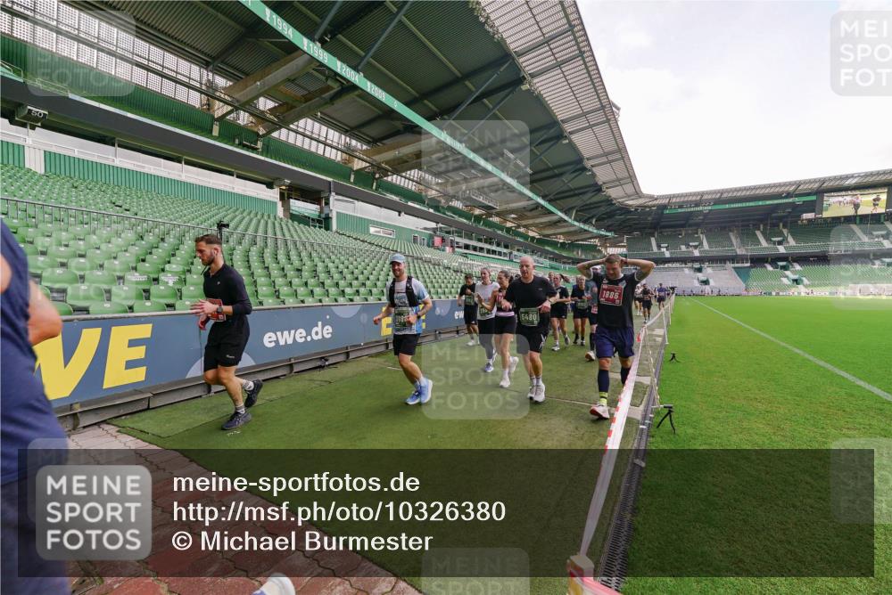13.09.2026 - 21. swb-Marathon Bremen Michael Burmester http://msf.ph/oto/10326380 13.09.2026 13:30:27 Laufen im Stadion 122, 171, 224, 297, 405, 422, 476, 639, 685, 754, 767, 806, 986, 1114, 1217, 1242, 1270, 1529, 1615, 1633, 1634, 1775, 1810, 1811, 1886, 1983, 2216, 2238, 2242, 2249, 2263, 2326, 2368, 2372, 2436, 2449, 2546, 2615, 2629, 2637, 2643, 2677, 2719, 2738, 2740, 2830, 2869, 2871, 2877, 2918, 2994, 3020, 3053, 3094, 3101, 3129, 3227, 3274, 3286, 3361, 3401, 3563, 3605, 3723, 3755, 3758, 3873, 3876, 3898, 3929, 3953, 3965, 3971, 4011, 4056, 357 meine-sportfotos.de