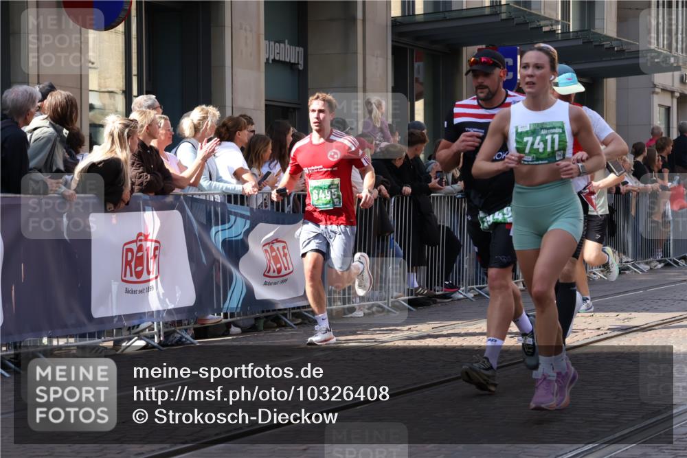 13.09.2026 - 21. swb-Marathon Bremen Strokosch-Dieckow http://msf.ph/oto/10326408 13.09.2026 13:20:18 Ziel 201, 232, 334, 541, 769, 876, 1197, 1528, 1646, 2493, 2953, 3813, 3866, 4174, 4351, 4357, 4358, 4482, 5137, 5213, 5493, 5855, 5954, 6177, 6495, 6496, 7411, 7517, 8005, 8141, 8804, 9162, 9691, 9721, 9949, 13126, 13222, 205, 232, 431, 511, 655, 1058, 1252, 1390, 1537, 1750, 1931, 2122, 2343, 2577, 2807, 2885, 2903, 3685, 3690, 4287, 4351, 5340, 5389, 5450, 5583, 5813, 5837, 6663, 6901, 7018, 7341, 7531, 7664, 8178, 9047, 9518, 9756 meine-sportfotos.de
