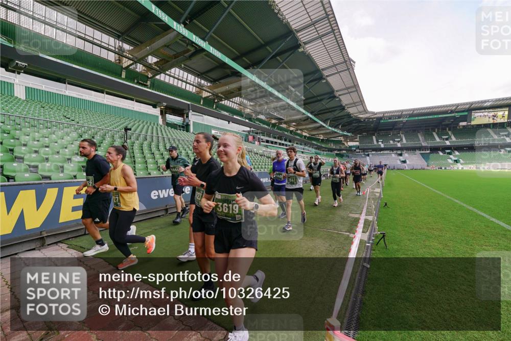 13.09.2026 - 21. swb-Marathon Bremen Michael Burmester http://msf.ph/oto/10326425 13.09.2026 13:30:31 Laufen im Stadion 122, 171, 224, 297, 405, 422, 476, 639, 754, 767, 806, 840, 1114, 1217, 1242, 1270, 1314, 1529, 1615, 1633, 1634, 1775, 1810, 1811, 1886, 1983, 2216, 2238, 2242, 2249, 2263, 2326, 2368, 2372, 2436, 2449, 2546, 2615, 2629, 2637, 2643, 2677, 2719, 2738, 2740, 2830, 2869, 2871, 2877, 2918, 2952, 2994, 3020, 3053, 3094, 3101, 3129, 3227, 3274, 3286, 3361, 3401, 3563, 3605, 3723, 3758, 3873, 3876, 3898, 3929, 3965, 3971, 4011, 4056, 357 meine-sportfotos.de