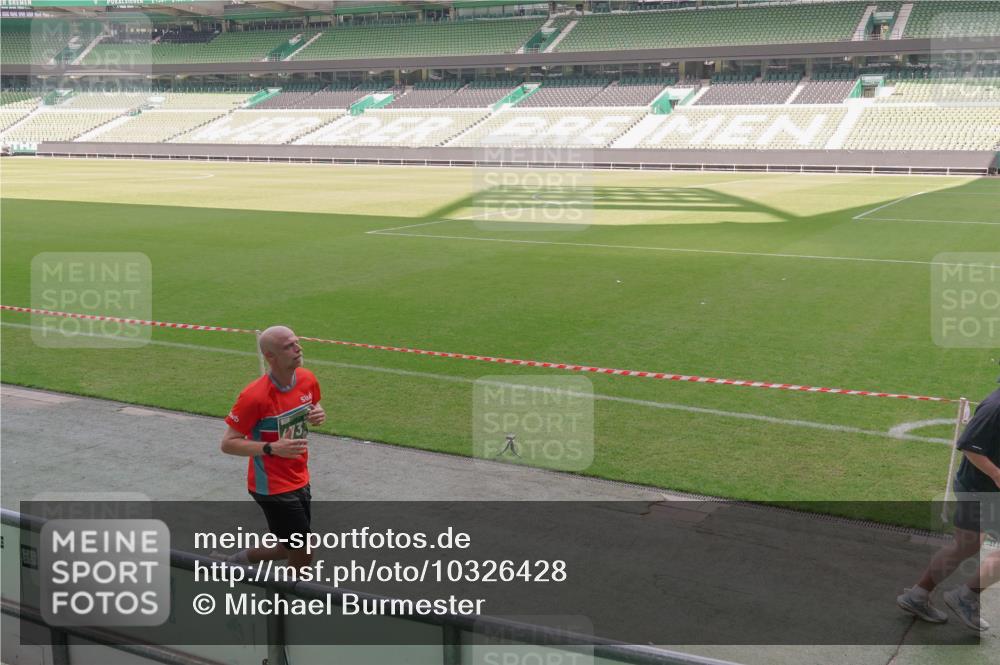 13.09.2026 - 21. swb-Marathon Bremen Michael Burmester http://msf.ph/oto/10326428 13.09.2026 12:55:57 Laufen im Stadion 201, 205, 307, 388, 411, 431, 465, 495, 655, 854, 876, 913, 926, 948, 1053, 1058, 1130, 1197, 1390, 1537, 1599, 1645, 1750, 1972, 2001, 2040, 2122, 2125, 2234, 2251, 2260, 2319, 2383, 2390, 2473, 2474, 2535, 2604, 2733, 2761, 2801, 2812, 2870, 2922, 2948, 3012, 3057, 3119, 3134, 3175, 3192, 3202, 3206, 3241, 3246, 3290, 3346, 3348, 3356, 3411, 3508, 3706, 3716, 3836, 4135, 4137, 4171, 4413, 4479, 4733, 5277, 5430, 5530, 5695, 5867, 6106 meine-sportfotos.de