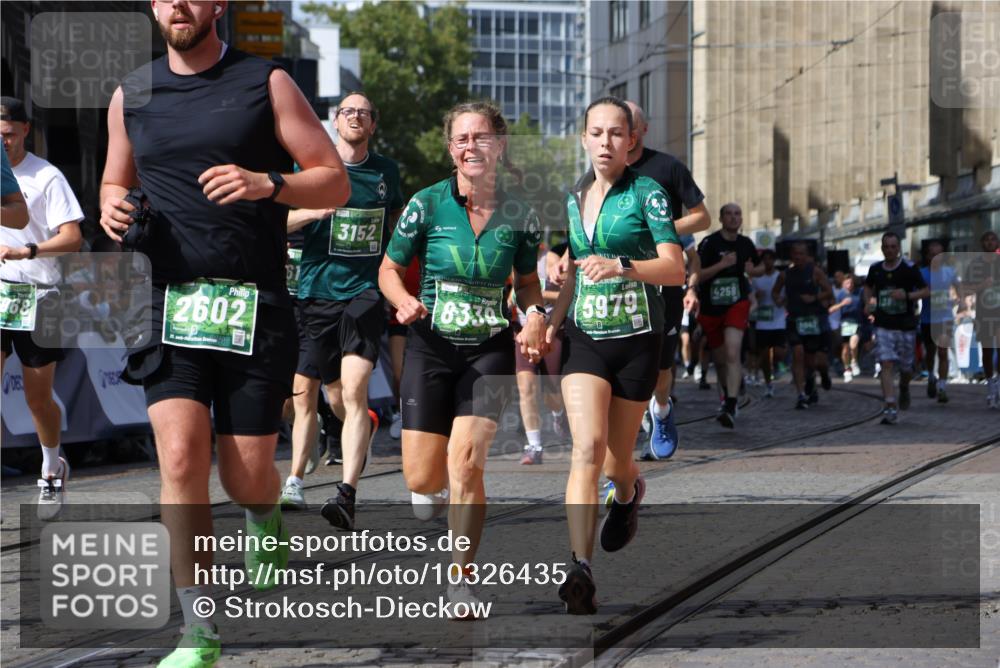 13.09.2026 - 21. swb-Marathon Bremen Strokosch-Dieckow http://msf.ph/oto/10326435 13.09.2026 13:31:22 Ziel 217, 244, 1189, 1398, 1479, 2513, 2802, 2902, 3360, 3800, 4251, 4647, 5600, 5846, 6307, 6419, 6732, 7198, 7359, 7637, 7760, 7798, 7882, 8382, 8543, 8616, 9274, 9290, 9507, 9767, 9937, 9958, 9962, 9969, 9976, 9977, 13152, 13215, 922, 1600, 2602, 2707, 3152, 3343, 3392, 3579, 3859, 4258, 4273, 4692, 4889, 5504, 6039, 6147, 6581, 6968, 6971, 7032, 8042, 8205, 8239, 8364, 8495, 8522, 9155, 9293, 9903 meine-sportfotos.de