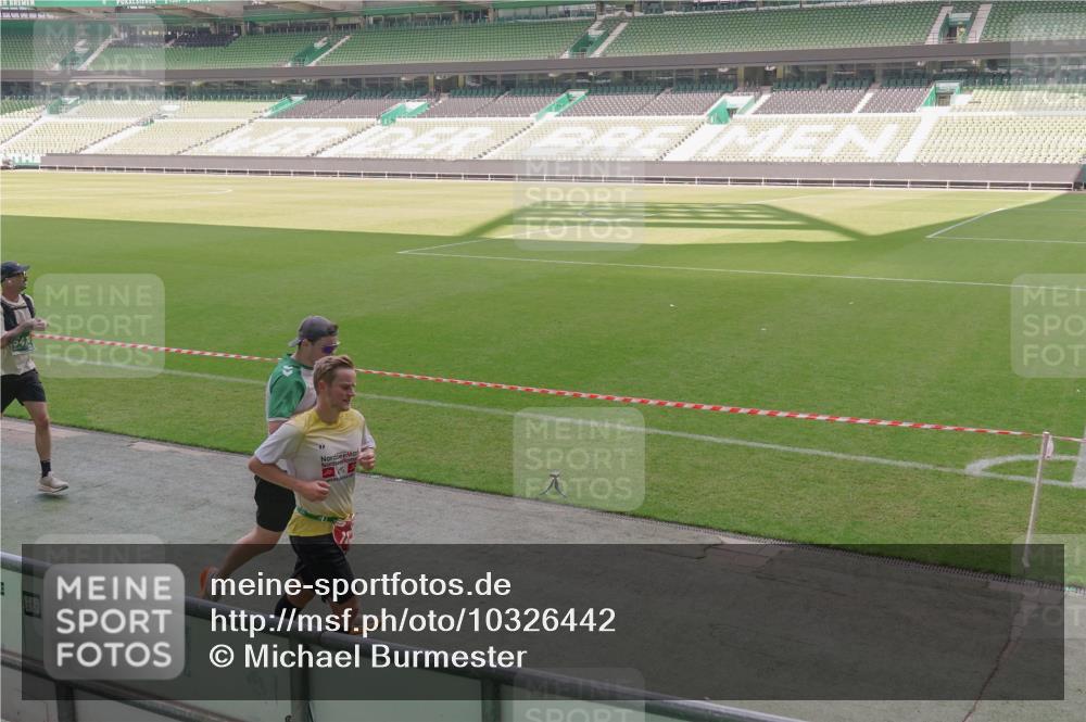 13.09.2026 - 21. swb-Marathon Bremen Michael Burmester http://msf.ph/oto/10326442 13.09.2026 12:55:59 Laufen im Stadion 201, 205, 307, 388, 411, 431, 465, 495, 655, 854, 876, 913, 926, 948, 1053, 1058, 1130, 1197, 1390, 1537, 1599, 1645, 1750, 1972, 2001, 2040, 2122, 2125, 2234, 2251, 2260, 2319, 2383, 2390, 2473, 2474, 2535, 2604, 2634, 2733, 2761, 2812, 2870, 2922, 2948, 3057, 3119, 3134, 3175, 3192, 3202, 3206, 3241, 3246, 3290, 3346, 3348, 3356, 3411, 3508, 3706, 3716, 3836, 4135, 4137, 4171, 4413, 4479, 4733, 5277, 5430, 5530, 5695, 5867, 6106 meine-sportfotos.de