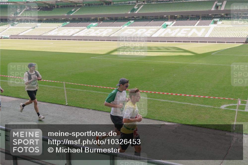 13.09.2026 - 21. swb-Marathon Bremen Michael Burmester http://msf.ph/oto/10326453 13.09.2026 12:55:59 Laufen im Stadion 201, 205, 307, 388, 411, 431, 465, 495, 655, 854, 876, 913, 926, 948, 1053, 1058, 1130, 1197, 1390, 1537, 1599, 1645, 1750, 1972, 2001, 2040, 2122, 2125, 2234, 2251, 2260, 2319, 2383, 2390, 2473, 2474, 2535, 2604, 2634, 2733, 2761, 2812, 2870, 2922, 2948, 3057, 3119, 3134, 3175, 3192, 3202, 3206, 3241, 3246, 3290, 3346, 3348, 3356, 3411, 3508, 3706, 3716, 3836, 4135, 4137, 4171, 4413, 4479, 4733, 5277, 5430, 5530, 5695, 5867, 6106 meine-sportfotos.de