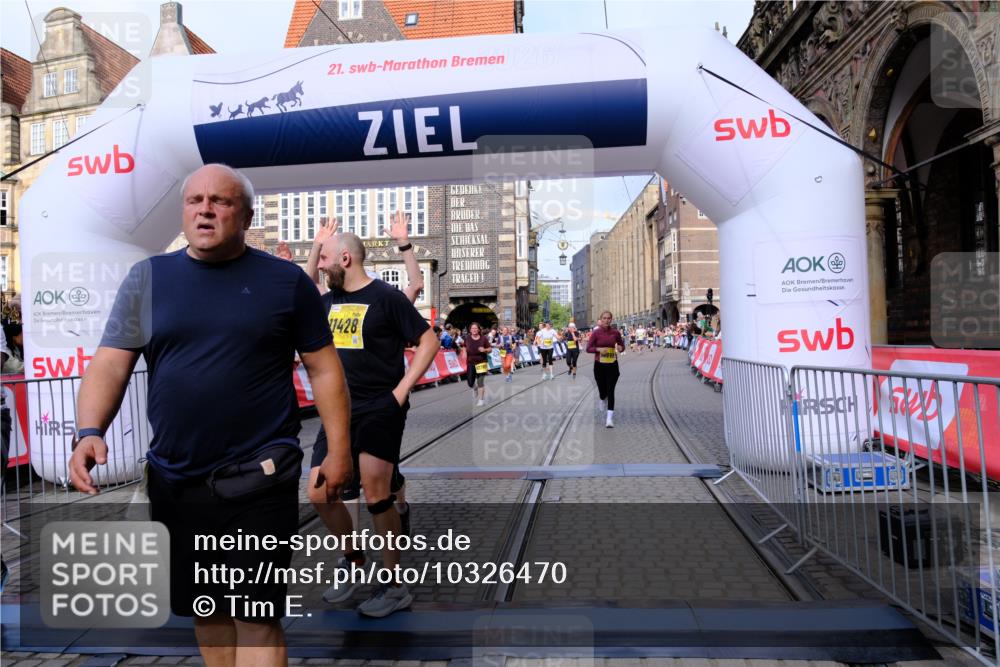 13.09.2026 - 21. swb-Marathon Bremen Tim E. http://msf.ph/oto/10326470 13.09.2026 11:01:26 Ziel 10428, 10639, 10892, 10964, 10965, 11049, 11116, 11260, 11306, 11428, 11540, 11681, 11682, 11751, 11813, 11816, 11850, 12085, 12241, 12245, 12283, 12390, 12391 meine-sportfotos.de