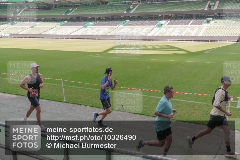 13.09.2026 - 21. swb-Marathon Bremen Michael Burmester http://msf.ph/oto/10326490 13.09.2026 12:56:01 Laufen im Stadion 201, 205, 307, 388, 411, 431, 465, 495, 655, 854, 876, 913, 926, 948, 1053, 1058, 1130, 1197, 1390, 1537, 1599, 1645, 1750, 1972, 2001, 2040, 2122, 2125, 2234, 2251, 2260, 2319, 2383, 2390, 2473, 2474, 2535, 2604, 2634, 2733, 2761, 2812, 2870, 2922, 2948, 3057, 3119, 3134, 3175, 3192, 3202, 3206, 3241, 3246, 3290, 3346, 3348, 3356, 3411, 3508, 3706, 3716, 3813, 3836, 4135, 4137, 4171, 4413, 4479, 4733, 5277, 5430, 5530, 5695, 5867, 6106 meine-sportfotos.de