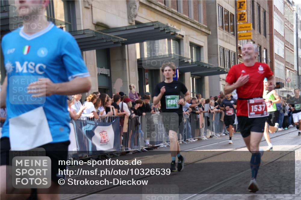 13.09.2026 - 21. swb-Marathon Bremen Strokosch-Dieckow http://msf.ph/oto/10326539 13.09.2026 13:20:20 Ziel 201, 334, 541, 769, 876, 1197, 1528, 1646, 2493, 2953, 3813, 3866, 4174, 4357, 4358, 4482, 5213, 5493, 5855, 5954, 6177, 6495, 6496, 7411, 7517, 8005, 8141, 8804, 9162, 9691, 9721, 9949, 13126, 201, 205, 232, 334, 431, 655, 1058, 1252, 1390, 1537, 1750, 1931, 2122, 2343, 2577, 2807, 2885, 2903, 3685, 3690, 4287, 4351, 5137, 5340, 5389, 5450, 5583, 5837, 6663, 6901, 7018, 7341, 7531, 7664, 8178, 9047, 9518, 9756, 13222 meine-sportfotos.de