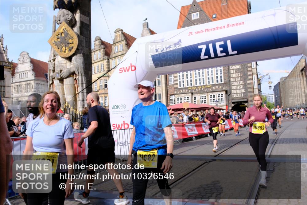 13.09.2026 - 21. swb-Marathon Bremen Tim E. http://msf.ph/oto/10326546 13.09.2026 11:01:28 Ziel 10428, 10639, 10892, 10964, 10965, 11049, 11116, 11260, 11306, 11428, 11681, 11682, 11751, 11813, 11816, 11850, 12085, 12241, 12245, 12283, 12390, 12391 meine-sportfotos.de