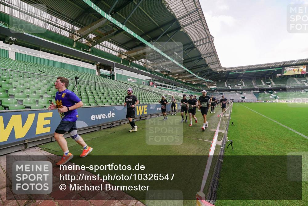13.09.2026 - 21. swb-Marathon Bremen Michael Burmester http://msf.ph/oto/10326547 13.09.2026 13:30:46 Laufen im Stadion 122, 171, 224, 295, 297, 405, 487, 639, 767, 806, 840, 965, 1114, 1217, 1242, 1270, 1314, 1329, 1529, 1633, 1634, 1775, 1810, 1811, 1886, 1983, 2216, 2238, 2242, 2249, 2263, 2368, 2372, 2436, 2449, 2546, 2615, 2629, 2637, 2643, 2677, 2719, 2726, 2738, 2740, 2830, 2869, 2871, 2877, 2918, 2952, 2994, 3038, 3053, 3094, 3101, 3129, 3227, 3286, 3401, 3426, 3563, 3605, 3723, 3758, 3873, 3876, 3898, 3918, 3929, 4056, 357 meine-sportfotos.de