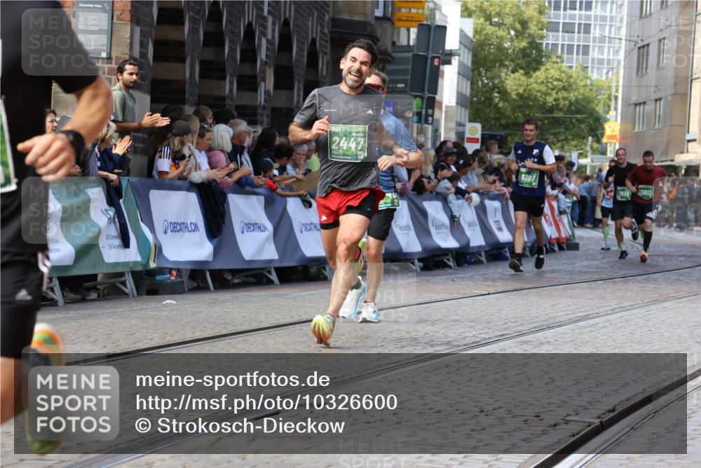 13.09.2026 - 21. swb-Marathon Bremen Strokosch-Dieckow http://msf.ph/oto/10326600 13.09.2026 13:12:06 Ziel 826, 863, 4368, 4651, 5521, 5585, 5893, 6059, 6668, 8996, 9398, 13055, 2447, 3362, 3830, 5940, 6107, 6739, 7328, 7521, 8981, 13013 meine-sportfotos.de