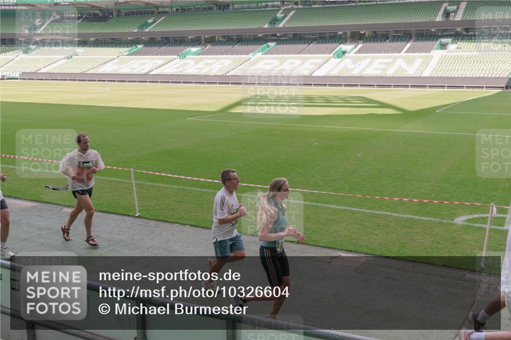 13.09.2026 - 21. swb-Marathon Bremen Michael Burmester http://msf.ph/oto/10326604 13.09.2026 12:56:09 Laufen im Stadion 201, 205, 307, 388, 411, 431, 465, 495, 655, 769, 854, 857, 876, 913, 926, 948, 1058, 1130, 1197, 1390, 1537, 1599, 1601, 1645, 1750, 1972, 2001, 2040, 2122, 2125, 2234, 2251, 2260, 2319, 2383, 2390, 2473, 2474, 2535, 2604, 2634, 2671, 2733, 2761, 2812, 2922, 2948, 3057, 3119, 3134, 3175, 3192, 3202, 3241, 3246, 3290, 3346, 3348, 3411, 3458, 3508, 3706, 3716, 3813, 3836, 4135, 4137, 4171, 4413, 4479, 4733, 5277, 5430, 5530, 5695, 5867, 6106 meine-sportfotos.de