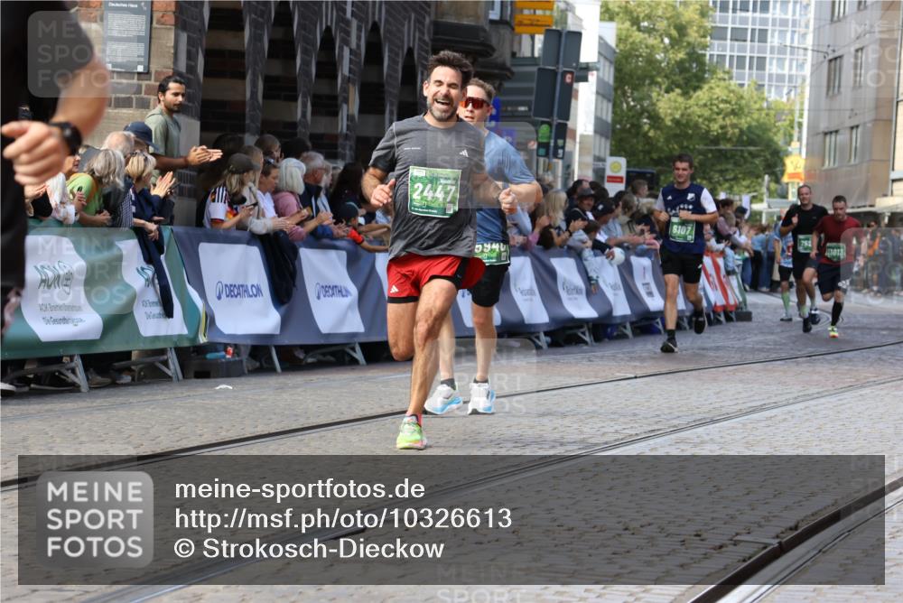 13.09.2026 - 21. swb-Marathon Bremen Strokosch-Dieckow http://msf.ph/oto/10326613 13.09.2026 13:12:06 Ziel 826, 863, 4368, 4651, 5521, 5585, 5893, 6059, 6668, 8996, 9398, 13055, 2447, 3362, 3830, 5940, 6107, 6739, 7328, 7521, 8981, 13013 meine-sportfotos.de