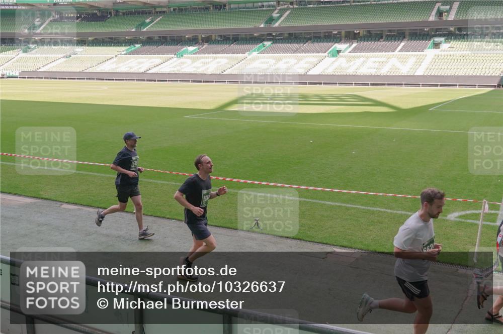 13.09.2026 - 21. swb-Marathon Bremen Michael Burmester http://msf.ph/oto/10326637 13.09.2026 12:56:11 Laufen im Stadion 205, 307, 388, 411, 431, 465, 495, 655, 769, 854, 857, 876, 913, 926, 948, 1058, 1130, 1197, 1390, 1537, 1599, 1601, 1645, 1750, 1972, 2001, 2040, 2122, 2125, 2234, 2251, 2260, 2319, 2383, 2473, 2474, 2535, 2604, 2634, 2671, 2761, 2812, 2922, 2948, 3057, 3119, 3134, 3175, 3192, 3202, 3246, 3290, 3346, 3348, 3411, 3458, 3508, 3706, 3716, 3813, 3836, 4135, 4137, 4171, 4413, 4479, 4733, 5277, 5430, 5530, 5695, 5867, 6106 meine-sportfotos.de
