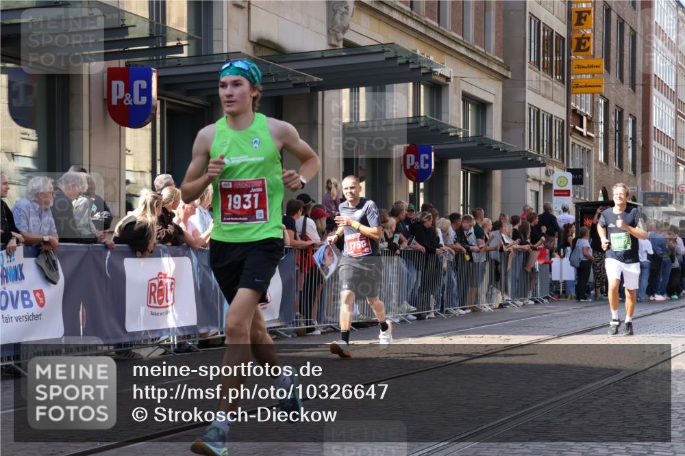 13.09.2026 - 21. swb-Marathon Bremen Strokosch-Dieckow http://msf.ph/oto/10326647 13.09.2026 13:20:23 Ziel 541, 769, 876, 1528, 1881, 2493, 2640, 3356, 3813, 3866, 4174, 4357, 4358, 4482, 4612, 5161, 5213, 5493, 5855, 5954, 6177, 6495, 6496, 6680, 7411, 7517, 8005, 8141, 8804, 9162, 9691, 9721, 9949, 13126, 201, 205, 232, 334, 655, 1058, 1197, 1390, 1537, 1646, 1750, 1931, 2122, 2343, 2577, 2807, 2885, 2903, 2953, 3685, 3690, 4287, 4351, 5137, 5340, 5389, 5450, 5583, 6663, 6901, 7018, 7341, 7531, 7664, 8178, 9047, 9518, 9756, 13222 meine-sportfotos.de