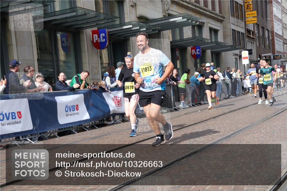 13.09.2026 - 21. swb-Marathon Bremen Strokosch-Dieckow http://msf.ph/oto/10326663 13.09.2026 11:01:13 Ziel 10181, 10251, 10332, 10497, 10560, 10647, 10648, 10678, 11075, 11150, 11305, 11324, 11459, 11467, 11550, 11551, 11666, 11668, 11747, 11788, 11796, 11798, 11969, 11970, 11985, 11986, 12047, 12062, 10093, 10428, 10639, 10753, 10892, 10964, 10965, 11049, 11116, 11247, 11260, 11306, 11359, 11428, 11540, 11681, 11682, 11728, 11751, 11813, 11816, 11850, 12085, 12116, 12241, 12245, 12283, 12390, 12391, 12428 meine-sportfotos.de