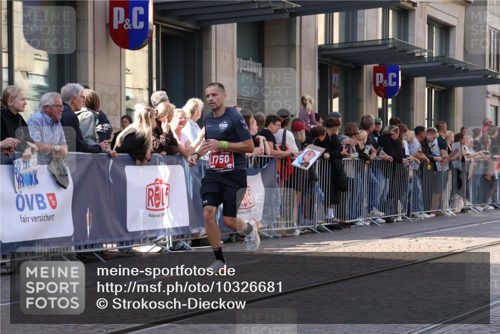 13.09.2026 - 21. swb-Marathon Bremen Strokosch-Dieckow http://msf.ph/oto/10326681 13.09.2026 13:20:24 Ziel 541, 769, 876, 1056, 1528, 1881, 2493, 2640, 3356, 3813, 3866, 4174, 4357, 4358, 4482, 4612, 5161, 5213, 5493, 5855, 5954, 6177, 6495, 6496, 6680, 7411, 7517, 8005, 8141, 8804, 9162, 9691, 9721, 9949, 13126, 201, 205, 232, 334, 655, 1058, 1197, 1390, 1537, 1646, 1750, 1931, 2122, 2343, 2493, 2577, 2807, 2885, 2903, 2953, 3685, 3690, 4287, 4351, 5137, 5340, 5389, 5450, 5583, 6663, 6901, 7018, 7341, 7531, 7664, 8178, 9047, 9518, 9756, 13222 meine-sportfotos.de