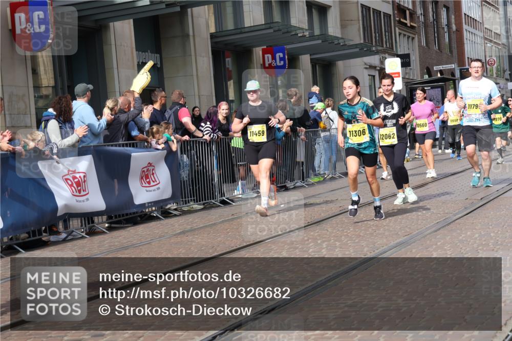 13.09.2026 - 21. swb-Marathon Bremen Strokosch-Dieckow http://msf.ph/oto/10326682 13.09.2026 11:01:14 Ziel 10181, 10251, 10332, 10497, 10560, 10647, 10648, 10678, 11075, 11150, 11305, 11324, 11459, 11467, 11550, 11551, 11666, 11668, 11747, 11788, 11796, 11798, 11969, 11970, 11985, 11986, 12047, 12062, 10093, 10428, 10639, 10753, 10892, 10964, 10965, 11049, 11116, 11260, 11306, 11359, 11428, 11540, 11681, 11682, 11728, 11751, 11813, 11816, 11850, 12085, 12116, 12241, 12245, 12283, 12390, 12391, 12428 meine-sportfotos.de