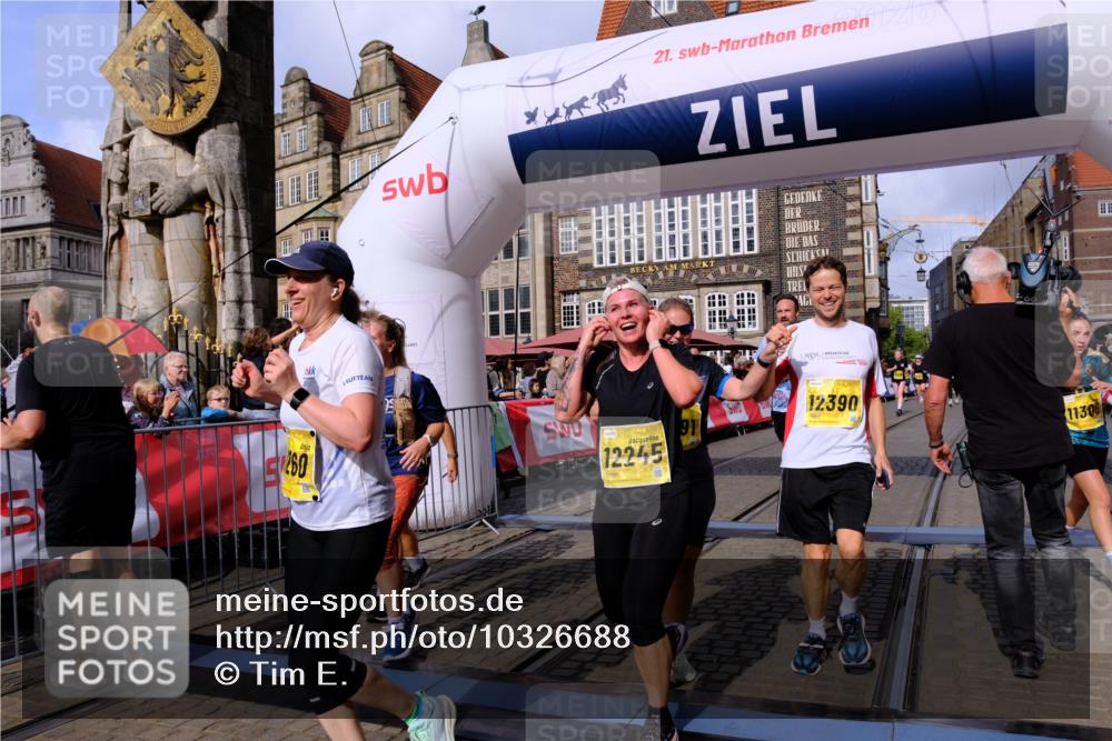 13.09.2026 - 21. swb-Marathon Bremen Tim E. http://msf.ph/oto/10326688 13.09.2026 11:01:33 Ziel 10647, 10648, 10678, 10892, 10964, 10965, 11049, 11116, 11260, 11306, 11428, 11681, 11682, 11751, 11796, 11813, 11816, 11850, 11969, 11970, 12062, 12241, 12245, 12283, 12390, 12391 meine-sportfotos.de