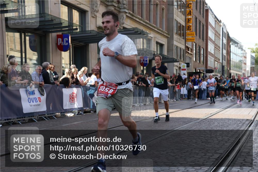 13.09.2026 - 21. swb-Marathon Bremen Strokosch-Dieckow http://msf.ph/oto/10326730 13.09.2026 13:20:25 Ziel 541, 769, 876, 1056, 1528, 1881, 2425, 2640, 3356, 3813, 3866, 4174, 4316, 4357, 4358, 4482, 4612, 5161, 5213, 5493, 5855, 5954, 6177, 6401, 6495, 6496, 6680, 7411, 7517, 8005, 8141, 8804, 9162, 9691, 9721, 9949, 13126, 201, 205, 232, 334, 655, 1058, 1197, 1390, 1537, 1646, 1750, 1931, 2122, 2493, 2577, 2807, 2885, 2903, 2953, 3685, 3690, 4351, 4358, 5137, 5389, 5450, 5583, 6663, 6901, 7018, 7341, 7531, 7664, 8178, 9047, 9518, 9756, 13222 meine-sportfotos.de