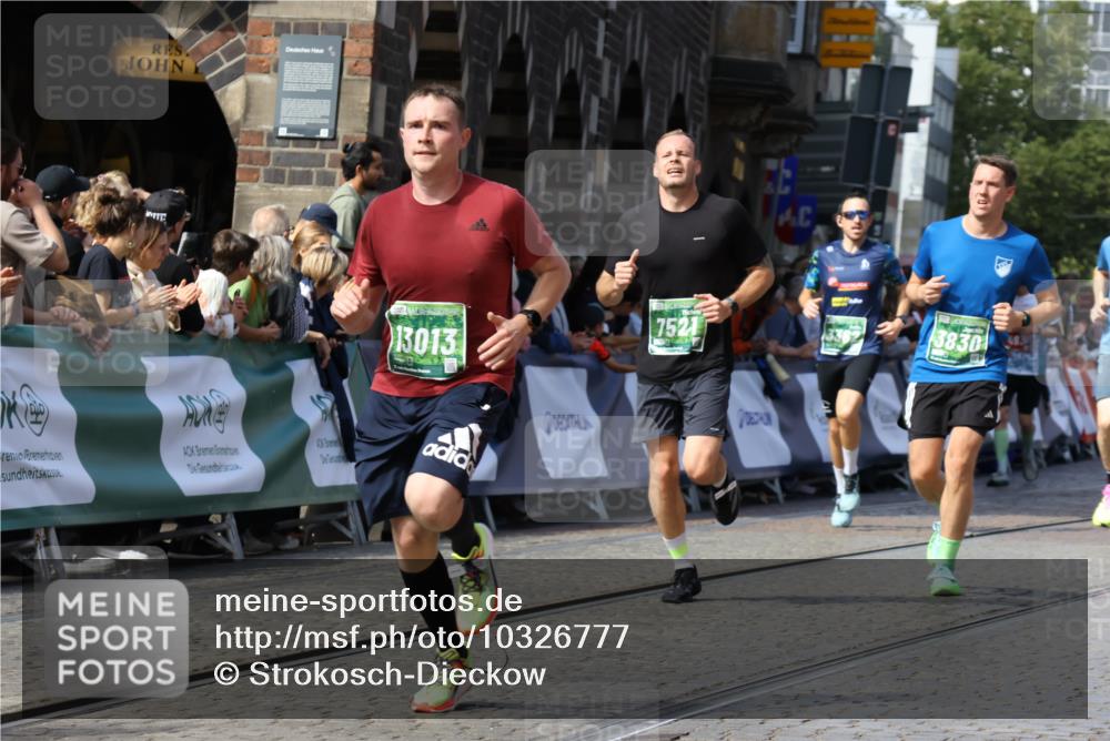 13.09.2026 - 21. swb-Marathon Bremen Strokosch-Dieckow http://msf.ph/oto/10326777 13.09.2026 13:12:12 Ziel 493, 826, 863, 2444, 3336, 4368, 4651, 4698, 5521, 5585, 5893, 6059, 6668, 8996, 9398, 13055, 899, 2480, 3362, 3830, 4560, 6107, 7328, 7521, 8981 meine-sportfotos.de