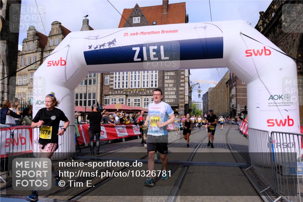13.09.2026 - 21. swb-Marathon Bremen Tim E. http://msf.ph/oto/10326781 13.09.2026 11:01:40 Ziel 10181, 10560, 10647, 10648, 10678, 10892, 11260, 11306, 11459, 11467, 11550, 11551, 11666, 11751, 11788, 11796, 11798, 11813, 11816, 11969, 11970, 12047, 12062, 12245, 12283, 12390, 12391 meine-sportfotos.de